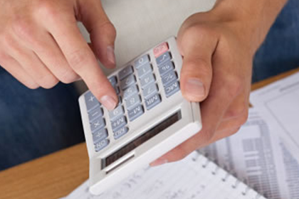 持卡十余年，6000元信用额度，现应还清多少？